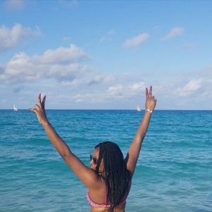 Meet your Posher, Juliette